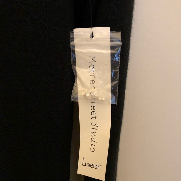 NWT - Mercer Street Studio Top - Picture 4 of 4